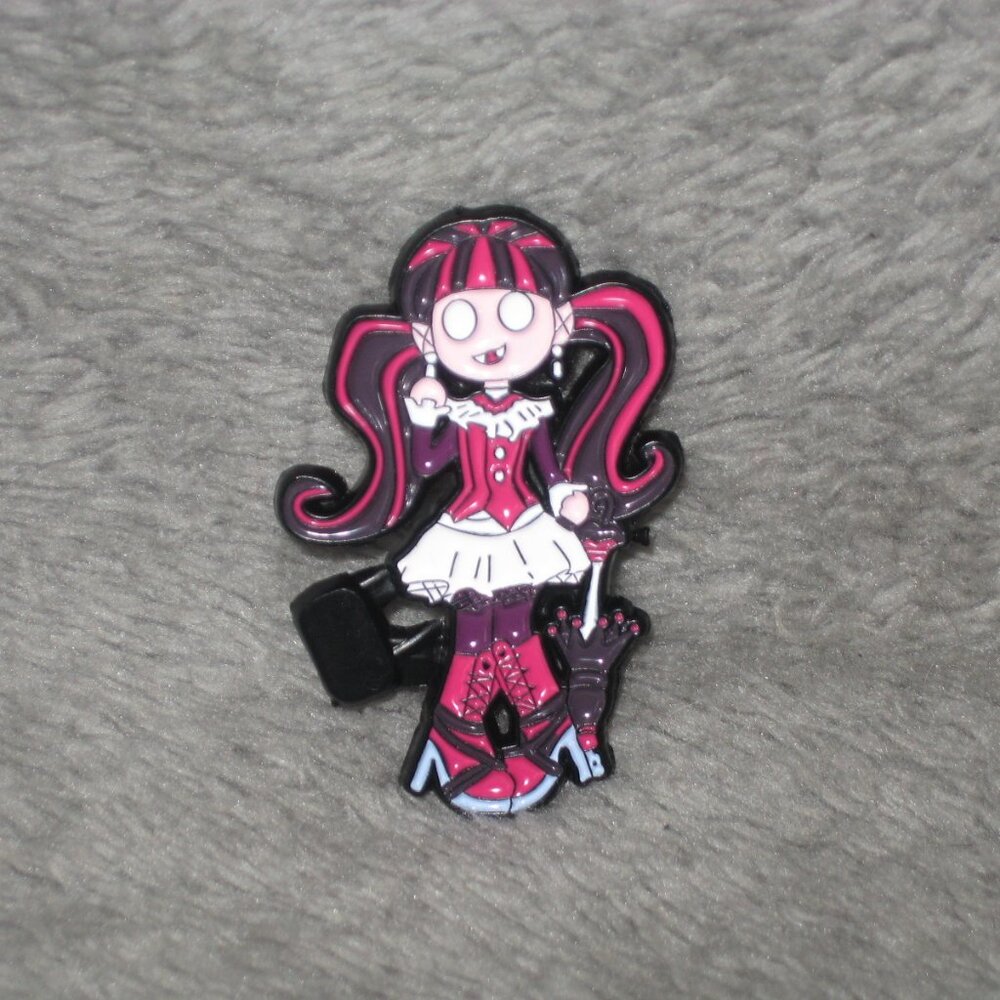 Monster High Draculaura Vampire Doll Metal Enamel Pin 251014A2